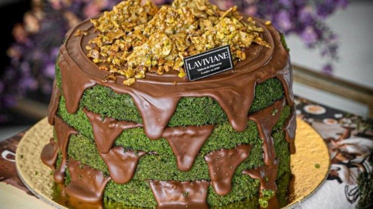 Pistachio Nutella Cake · Big