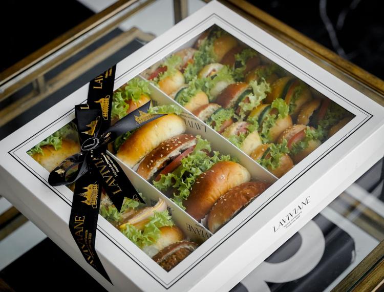 Laviviane Mixed Sandwiches · Large