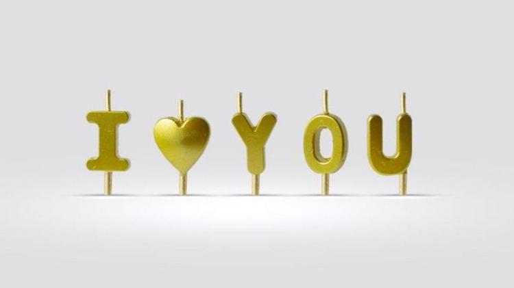 Letter Candles (I Love you) On Laviviane Cake · Gold