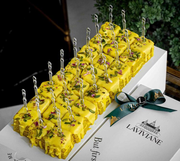 Oqaili Cake Bites · Large
