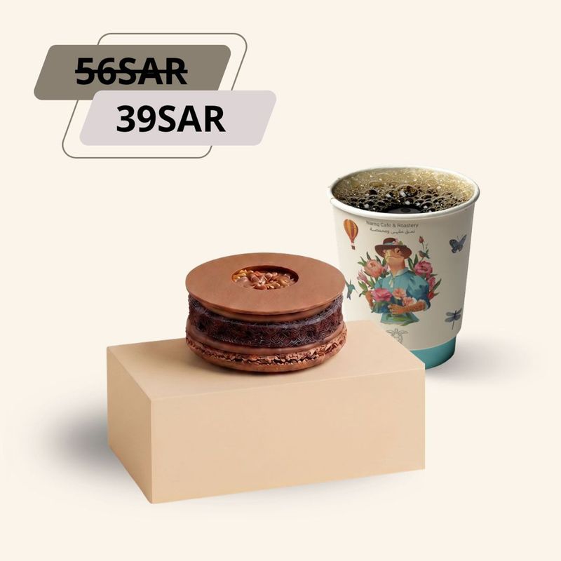 Macron Caramel With Coffee Day